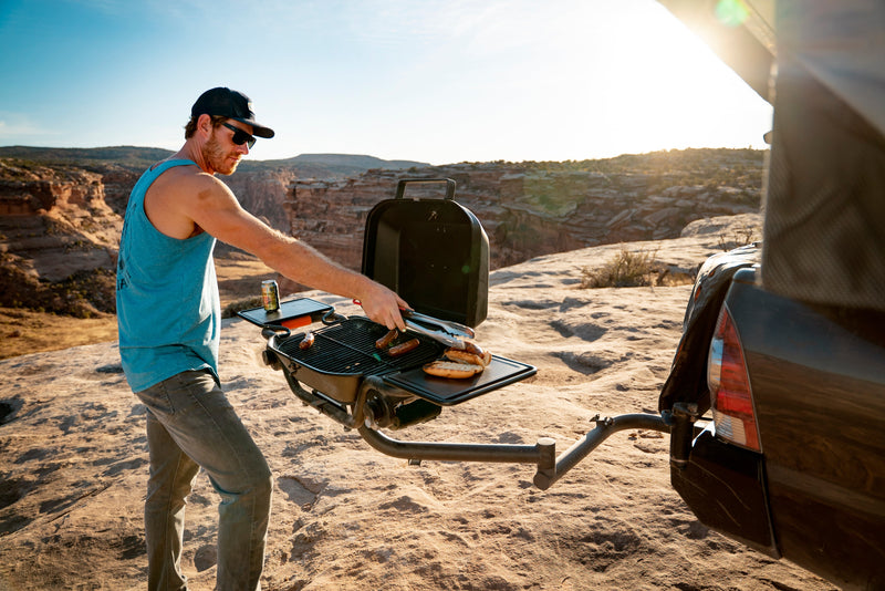 Load image into Gallery viewer, Forge 15 Hitch-Mounted Propane Grill

