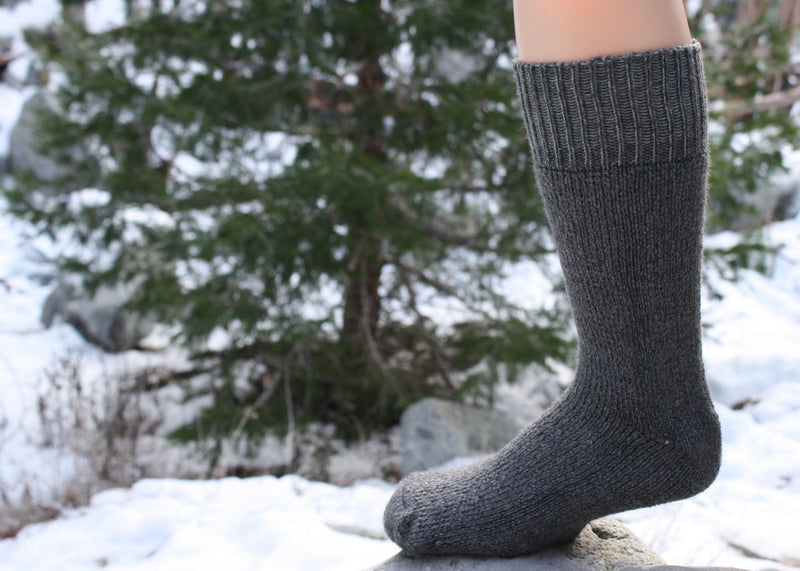 Load image into Gallery viewer, Superwarm Heavy Extreme Alpaca Socks
