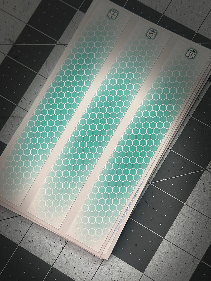 Load image into Gallery viewer, White Shadow Drop Honeycomb Arrow Wraps
