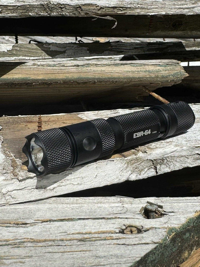 Load image into Gallery viewer, E9R GEN4 - 2,550 Lumen Tactical EDC Flashlight
