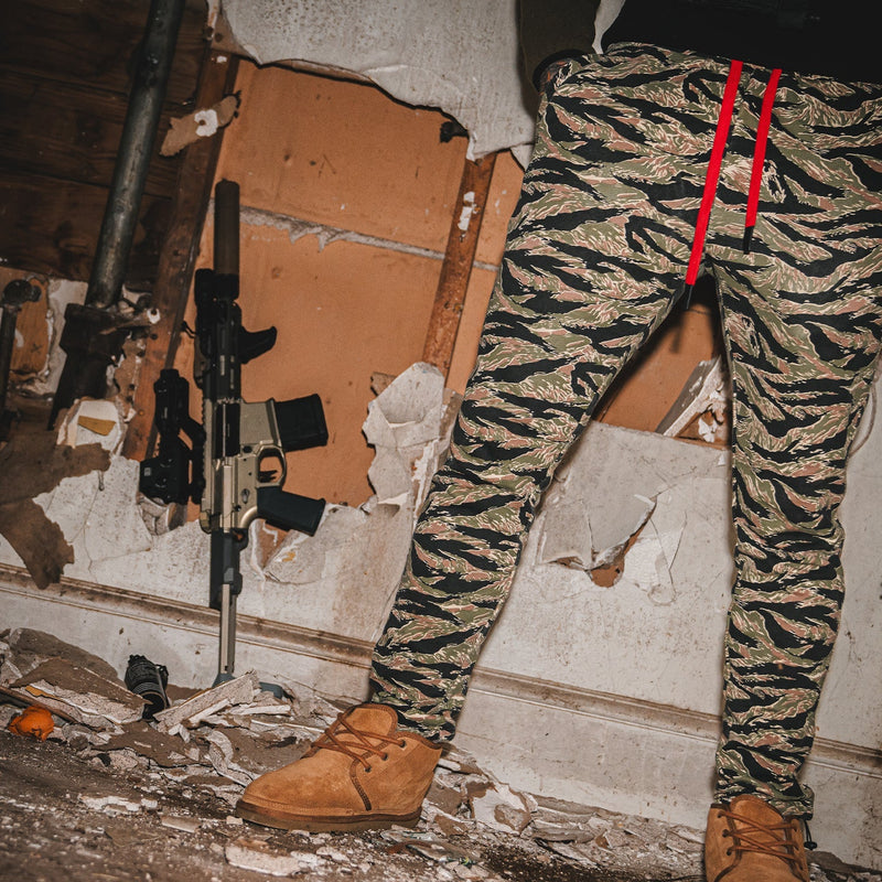 Load image into Gallery viewer, Men's Adjustable Performance Joggers
