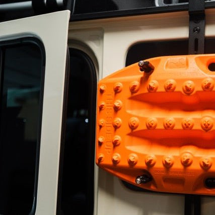 Load image into Gallery viewer, Recovery Board Carrier - Universal Mount - MaxTrax MKII &amp; Lite
