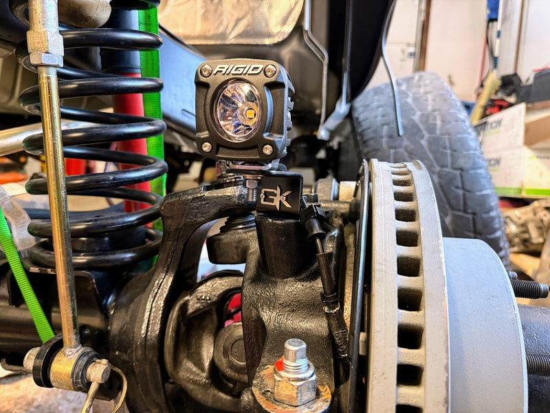 Load image into Gallery viewer, Dana/Spicer "Ultimate Dana 60" Steerable Knuckle Pod Light Mounts
