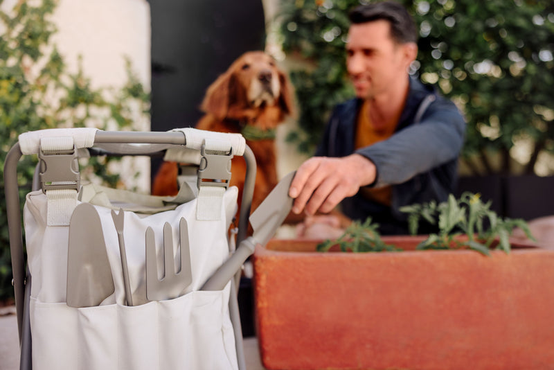 Load image into Gallery viewer, Gardener 2.0 Folding Seat with Tools
