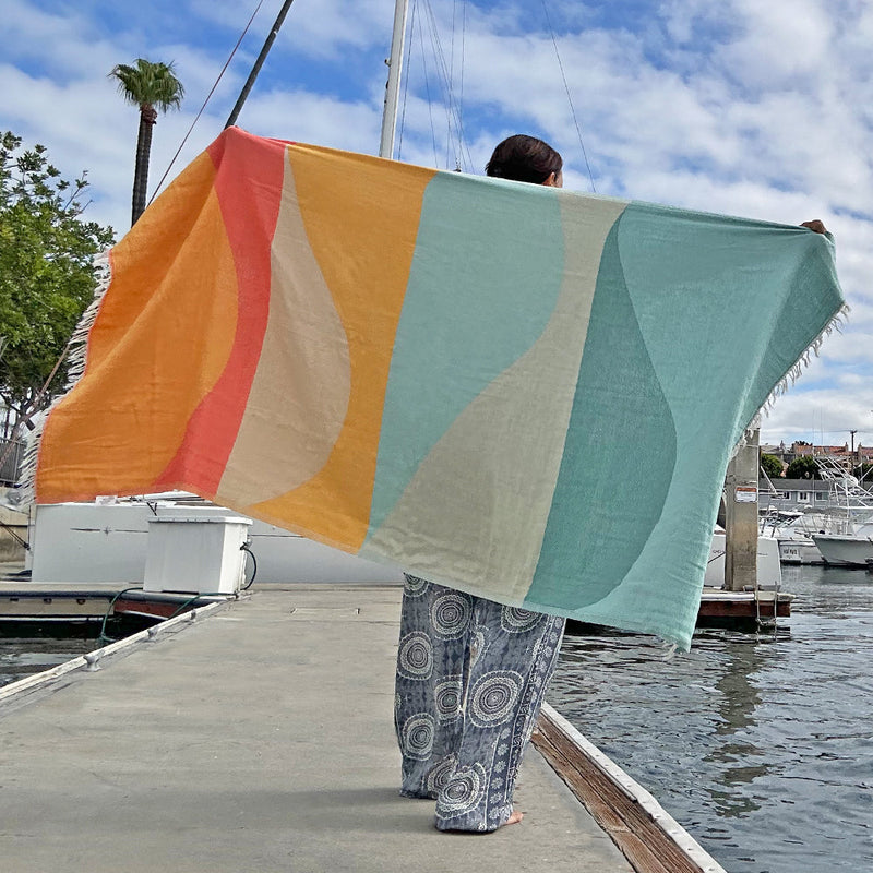 Load image into Gallery viewer, Waves - Turkish Beach Towel
