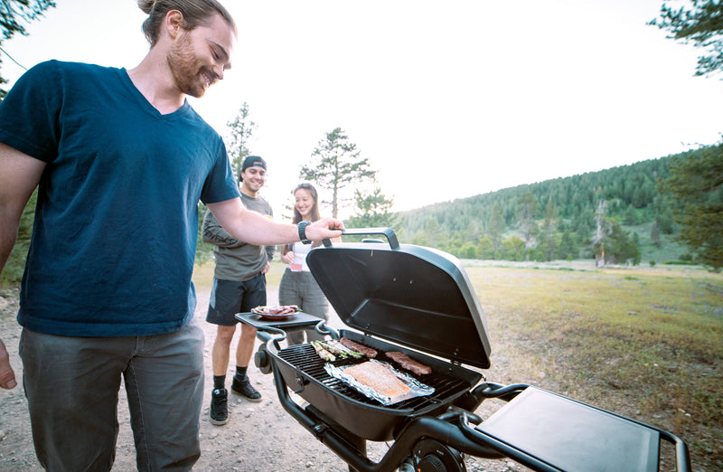 Load image into Gallery viewer, Forge 15 Hitch-Mounted Propane Grill
