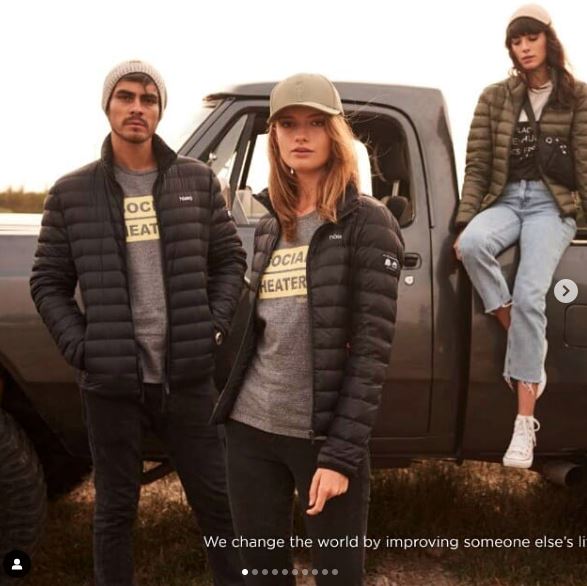 Load image into Gallery viewer, Women's Alpafill Puffer Alpaca Jacket
