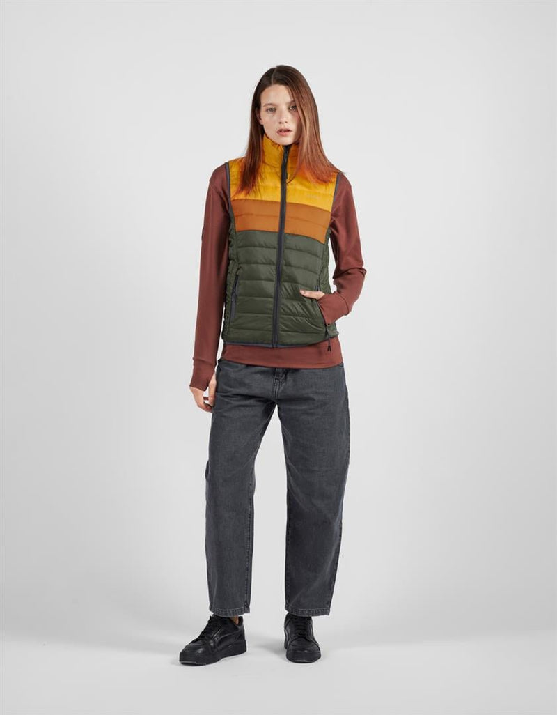 Load image into Gallery viewer, Women's Alpafill Puffer Alpaca Vest
