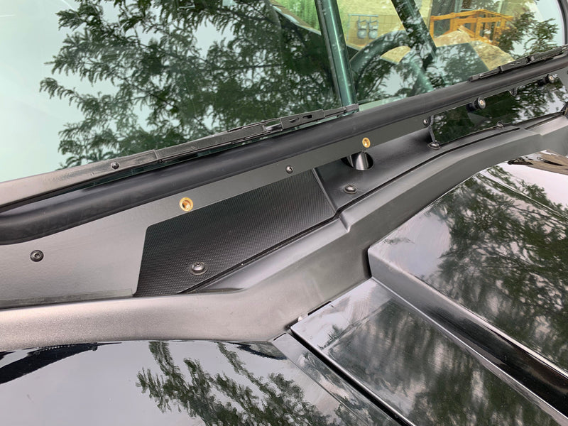Load image into Gallery viewer, Wildcat XX Vented Glass Windshield with Wipers
